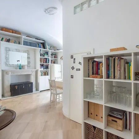 Διαμέρισμα Station Enchanting *